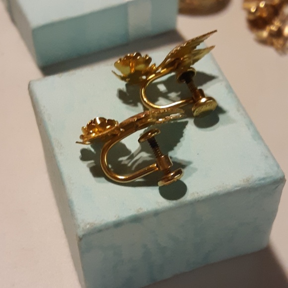 SOLD! Black Hills 12k Gold Screw Bk Earrings - Picture 6 of 8